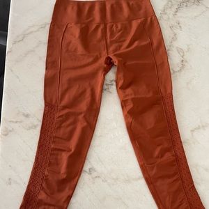 NWOT NEVER WORN (only tried on once) FABLETICS leggings